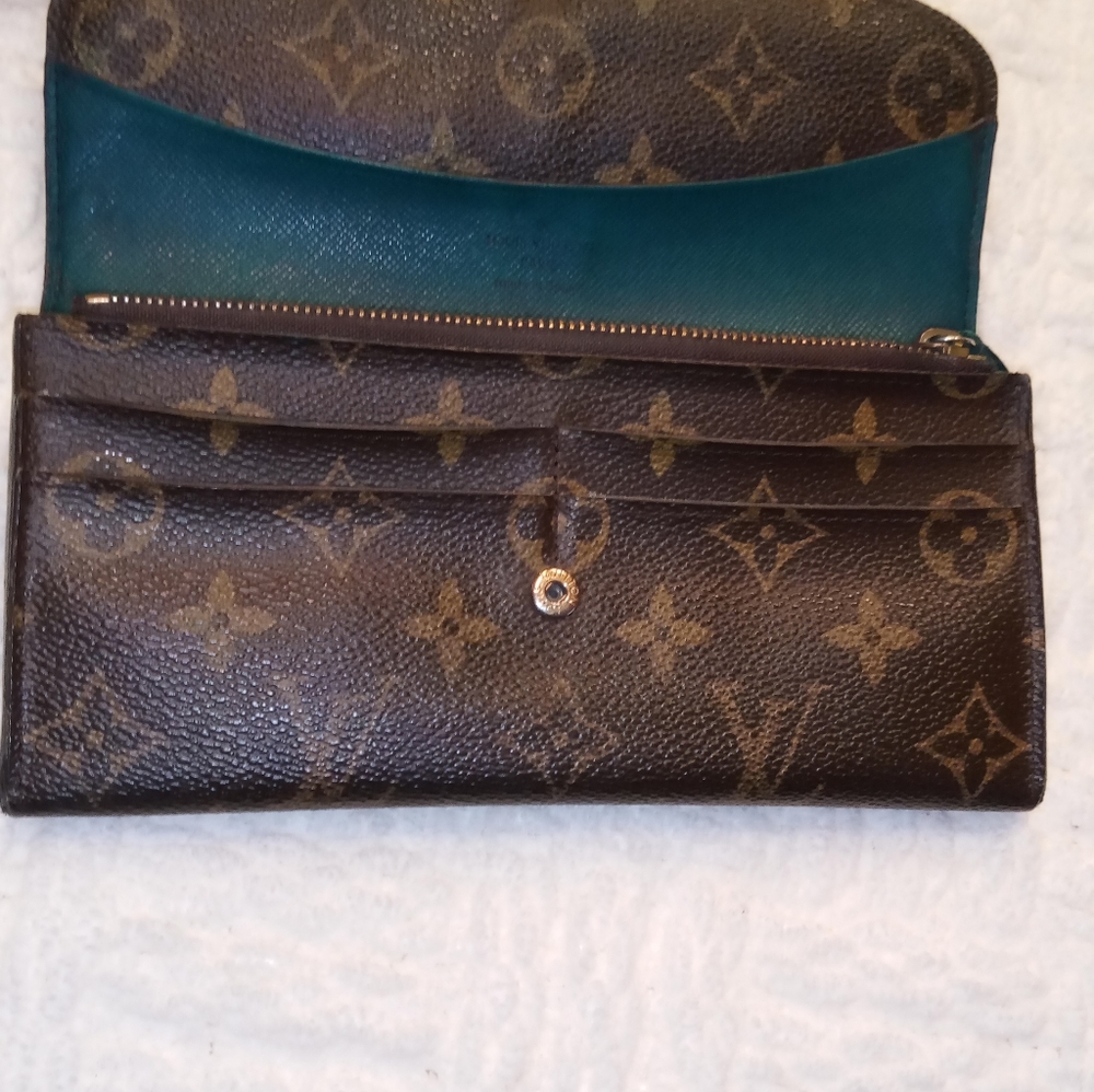 Louis Vuitton Emilie wallet